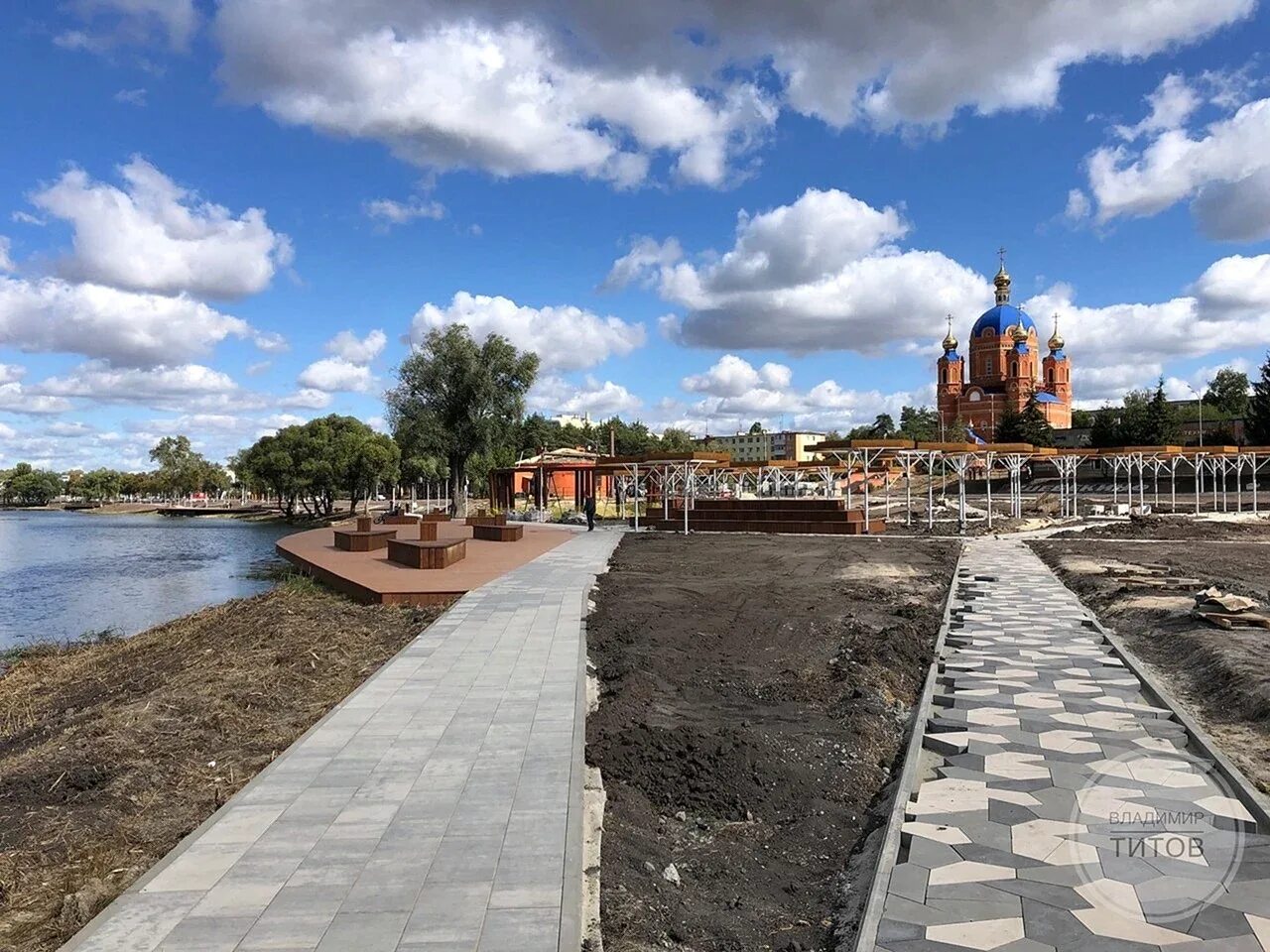 Пошла в старом осколе