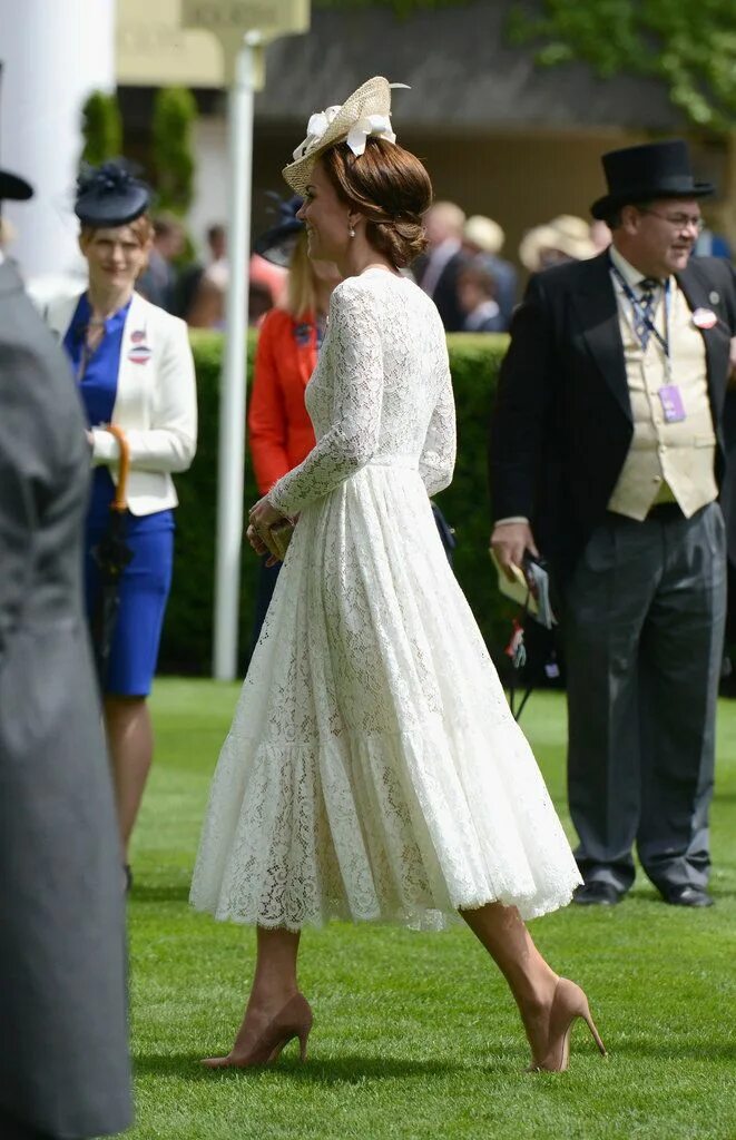 Кэтрин герцогиня Кембриджская свадьба. Kate Middleton Royal Ascot. Кэтрин герцогиня Кембриджская на коронации.