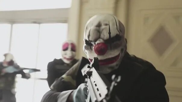 Клоун бандит. Грабители пейдей 2 в масках.