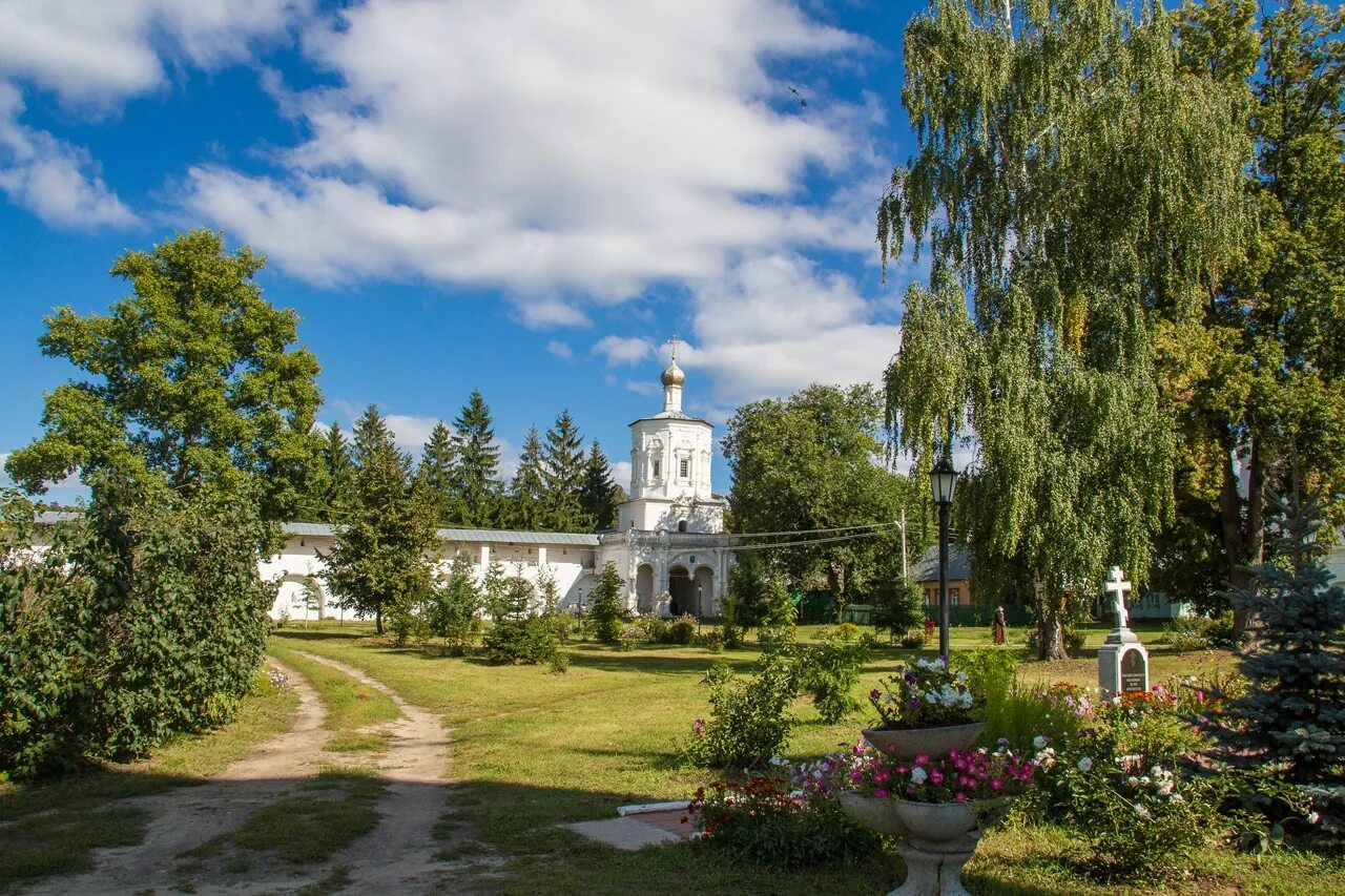 Солотча где. Курортный поселок Солотча Рязанская область. Рязань поселок Солотча. Солотчинский парк Рязань. Солотчинский монастырь Рязань.