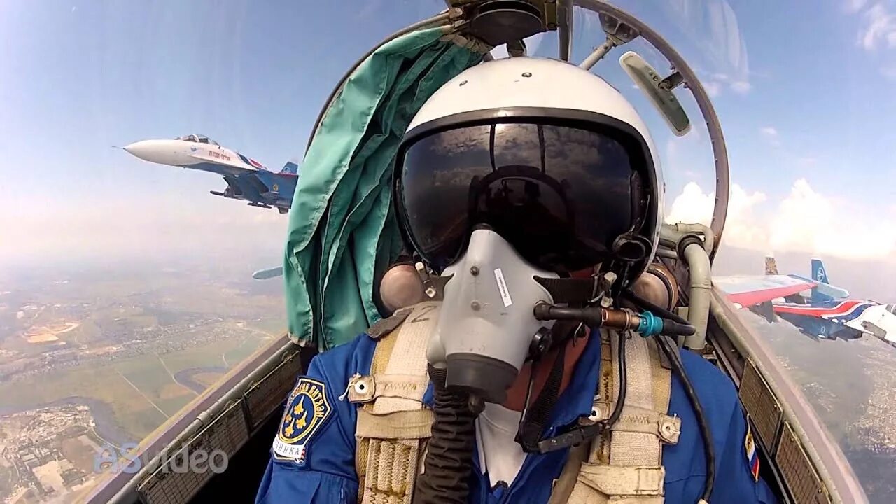 включи русский пилот