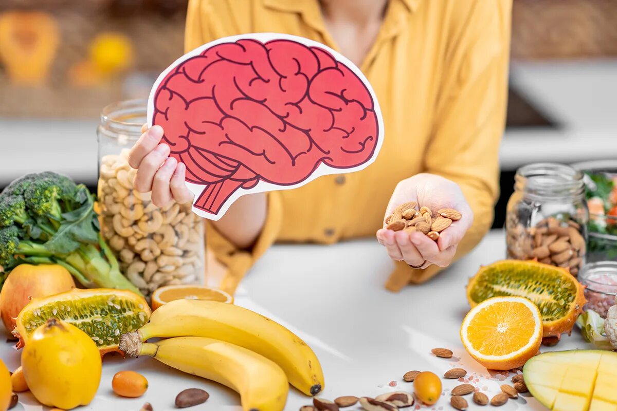 Кето диета девушка. Продукты здорового питания. Похудение бизнес. Many people think that food. Полезная и вредная еда.
