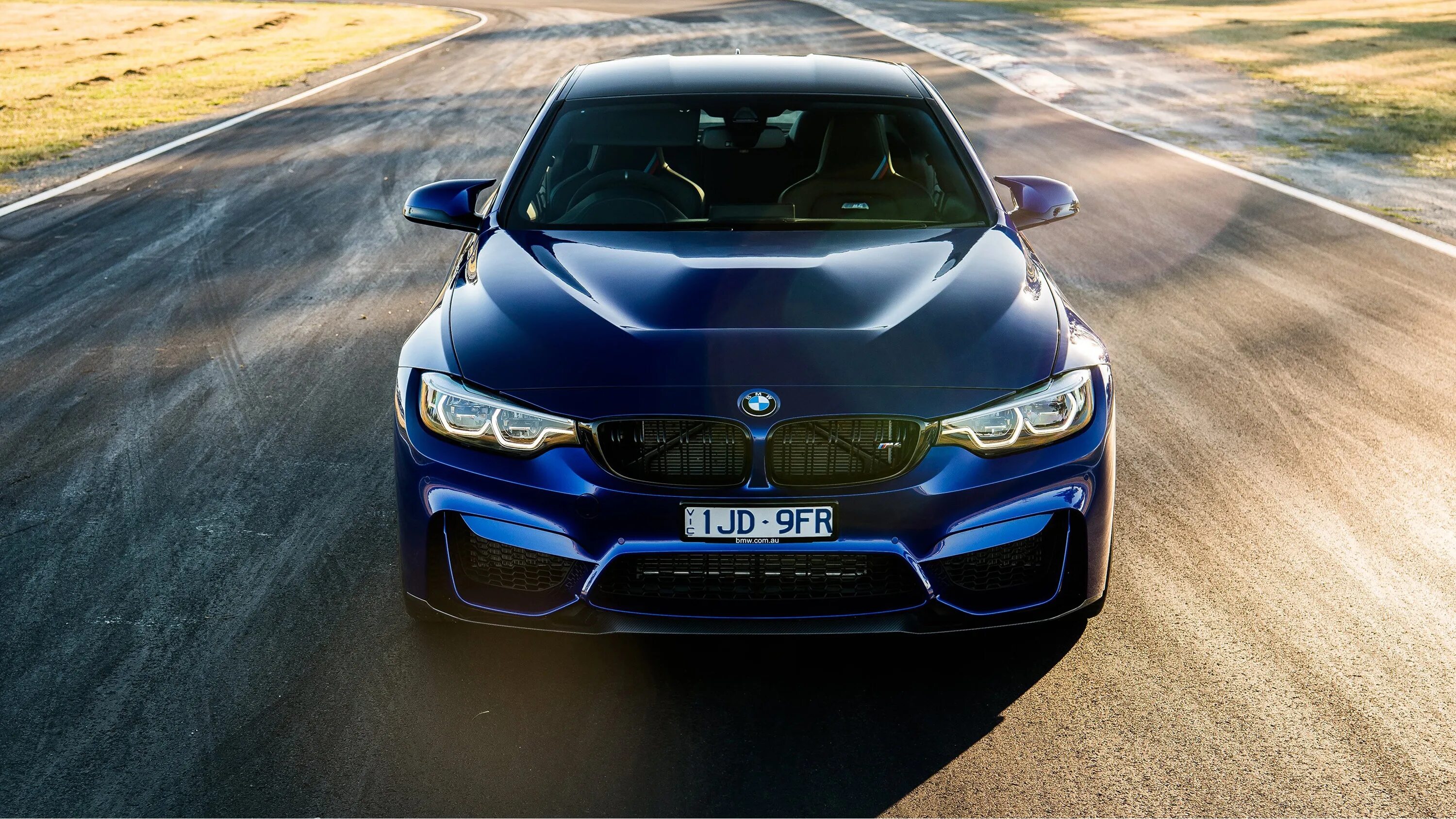 Бмв м4 обои. BMW m4 2018. БМВ м4 ф90. BMW m4 Coupe 2018. BMW m4 CS 2017.