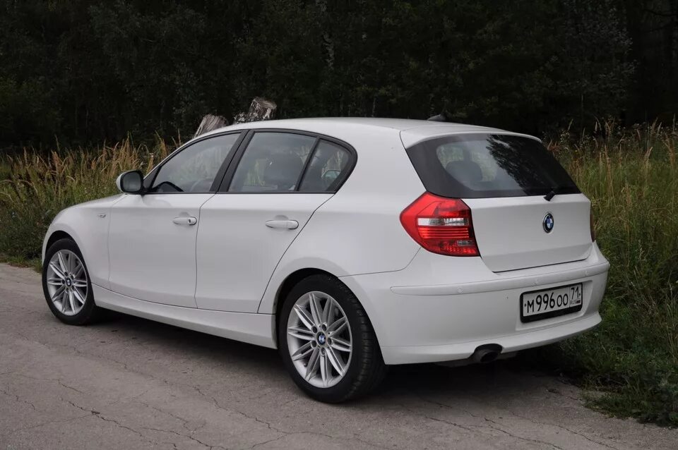 Bmw e87 r18. Bmw e87 216 стиль. Bmw 1 e87. Бмв е87 r19. Bmw e81 r19.