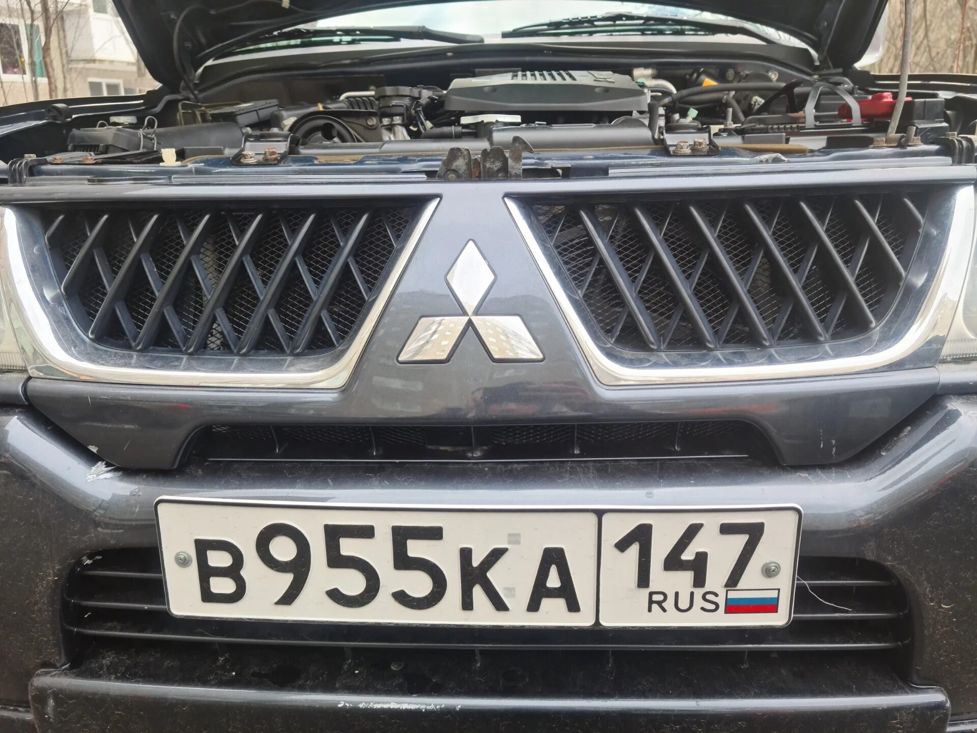 Сетка под радиаторную решетку инсигния b. Mitsubishi pajero sport 1 решетка радиатора. Решетка pajero sport. Mitsubishi pajero sport 1 решетка радиатора. Решетка pajero sport 2.
