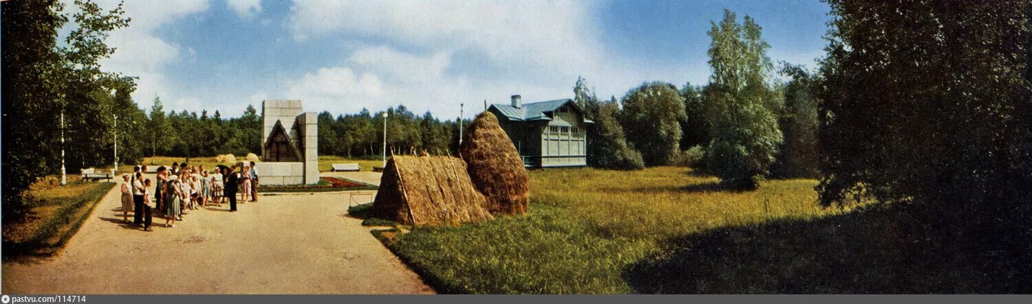 Музей шалаш Ленина в разливе. Памятник шалаш Ленина в разливе. Музей "шалаш в.и.Ленина" в разливе (Сестрорецк).. Шалаш Ленина Сестрорецк. Ленин живет в шалаше