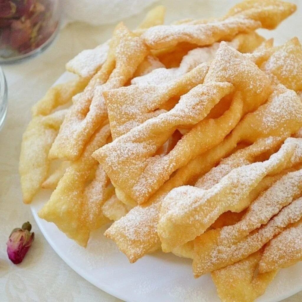 Как испечь хворост быстро и вкусно. Хворост хрустики. розанцы хворост. стряпать хворост. узбекский хворост медовые хризантемы.