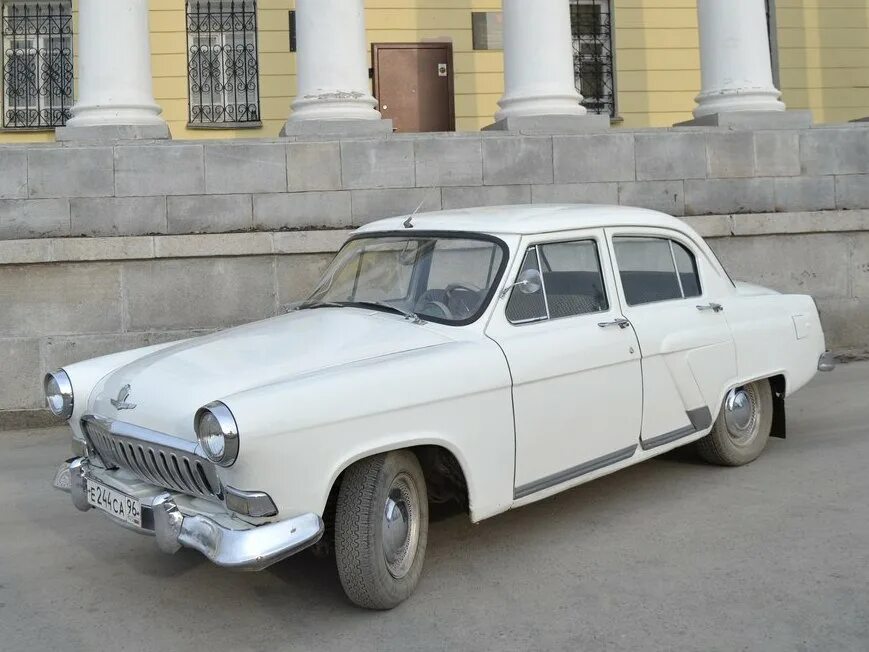 Газ-3110 седан. Газ 21 белая ночь. Бел газ. Волга газ 2410. Газ 24 волга белая.