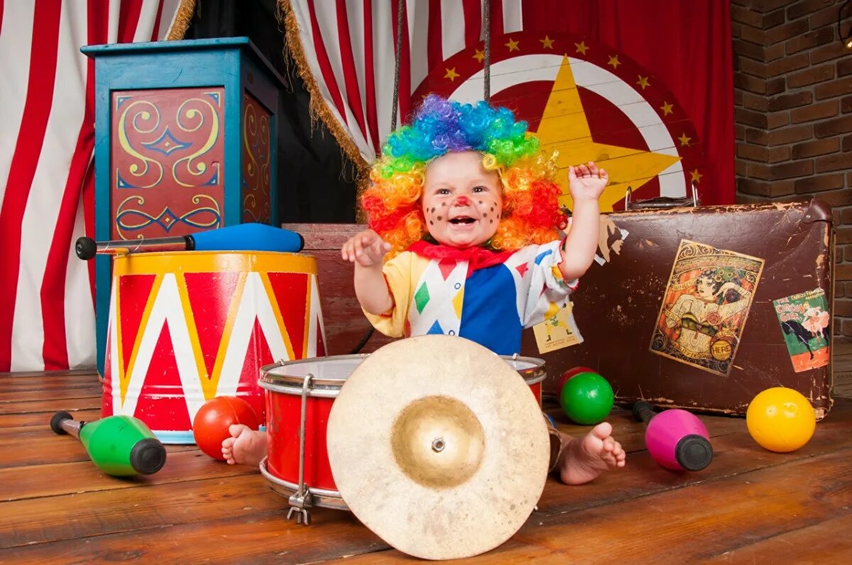 Цирковой клоун. Цирковые атрибуты. Атрибуты цирка. Маленький клоун. Клоун музыка для детей