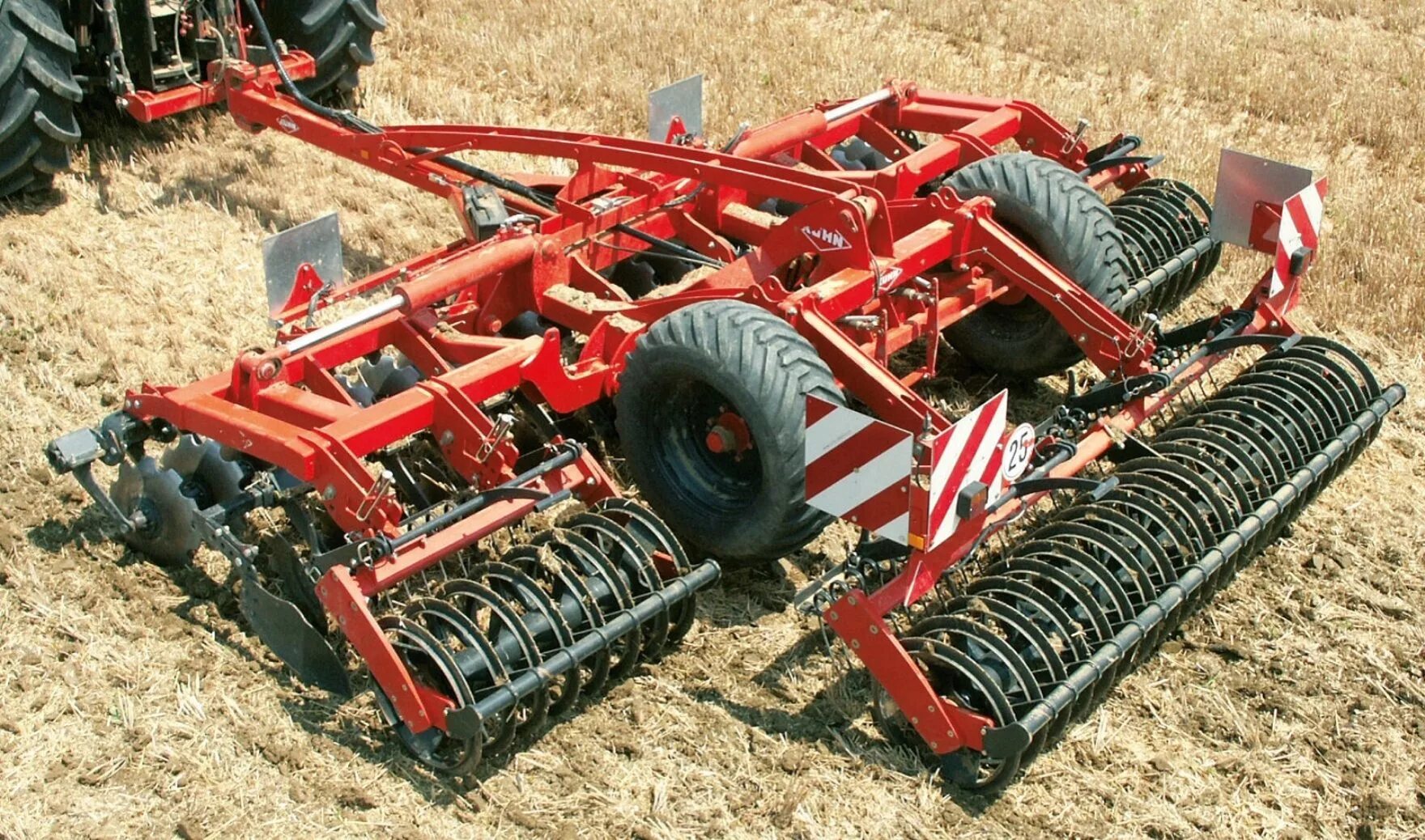 лущение стерни. лущильник ппл-10-25. лущение стерни лдг 10. лущение стерни агрегат. лущение жнивья стерни.