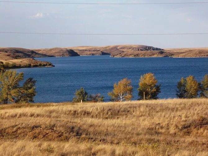 Сакмарское водохранилище в башкирии. Река Урал Ириклинское водохранилище. Ириклинское водохранилище Оренбургская область. Река Ирикла Оренбургской области. Ириклинское море в Оренбургской области.