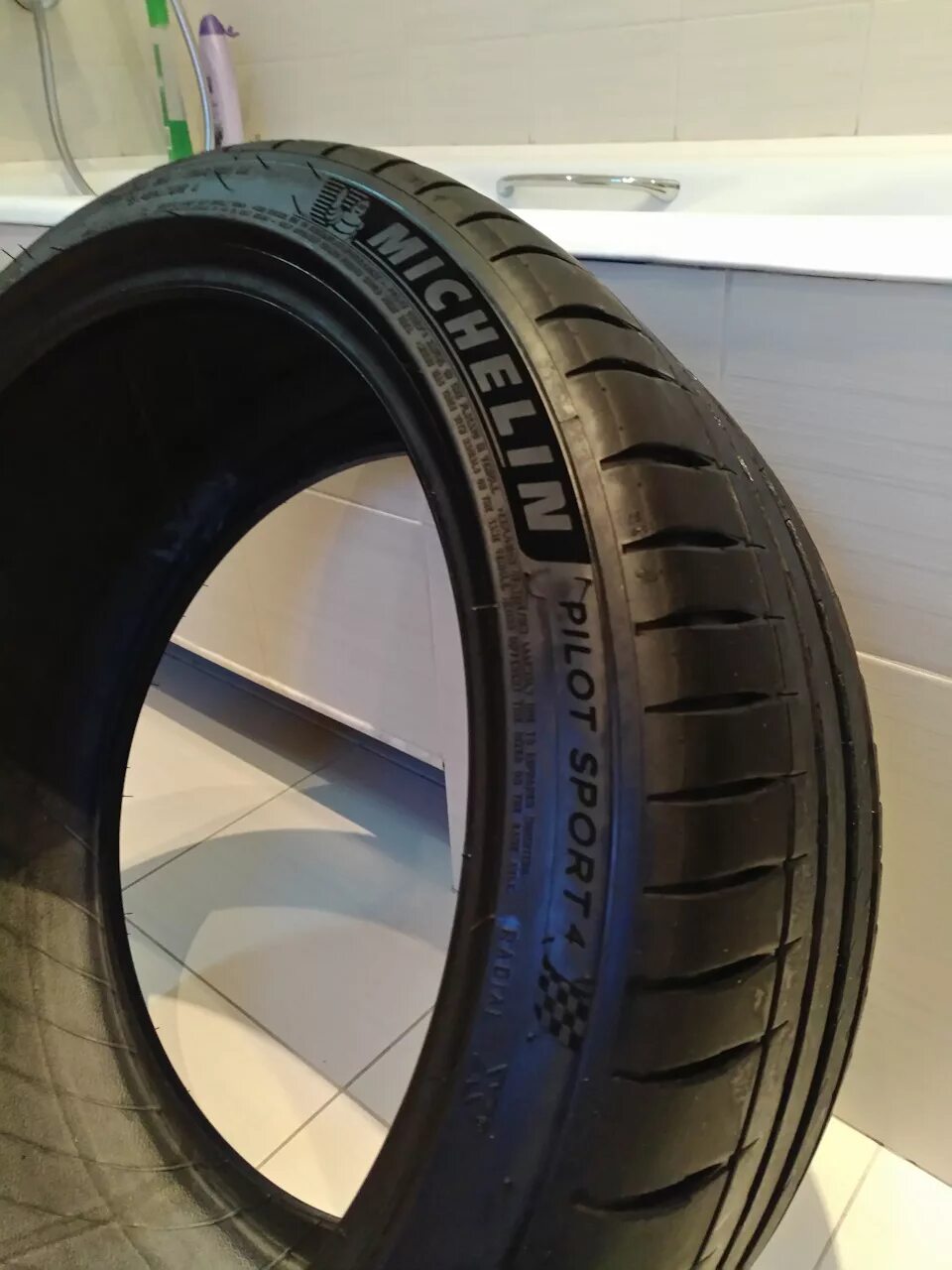 Michelin Pilot Sport 4 225/40/18. Michelin Pilot Sport 4s 225 40 19 RUNFLAT 93y. Michelin Pilot Sport 4s 245/40 r19. Мишлен пилот спорт 4 Ранфлет.