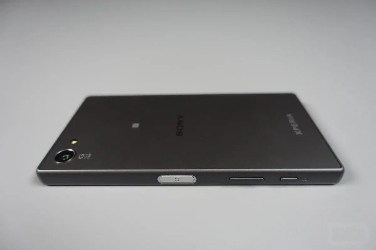 Телефон xperia z5. Сони иксперия z5 компакт. Sony Xperia z5 Compaq. Sony Xperia x5 Compact. Sony Xperia z5 Mini.