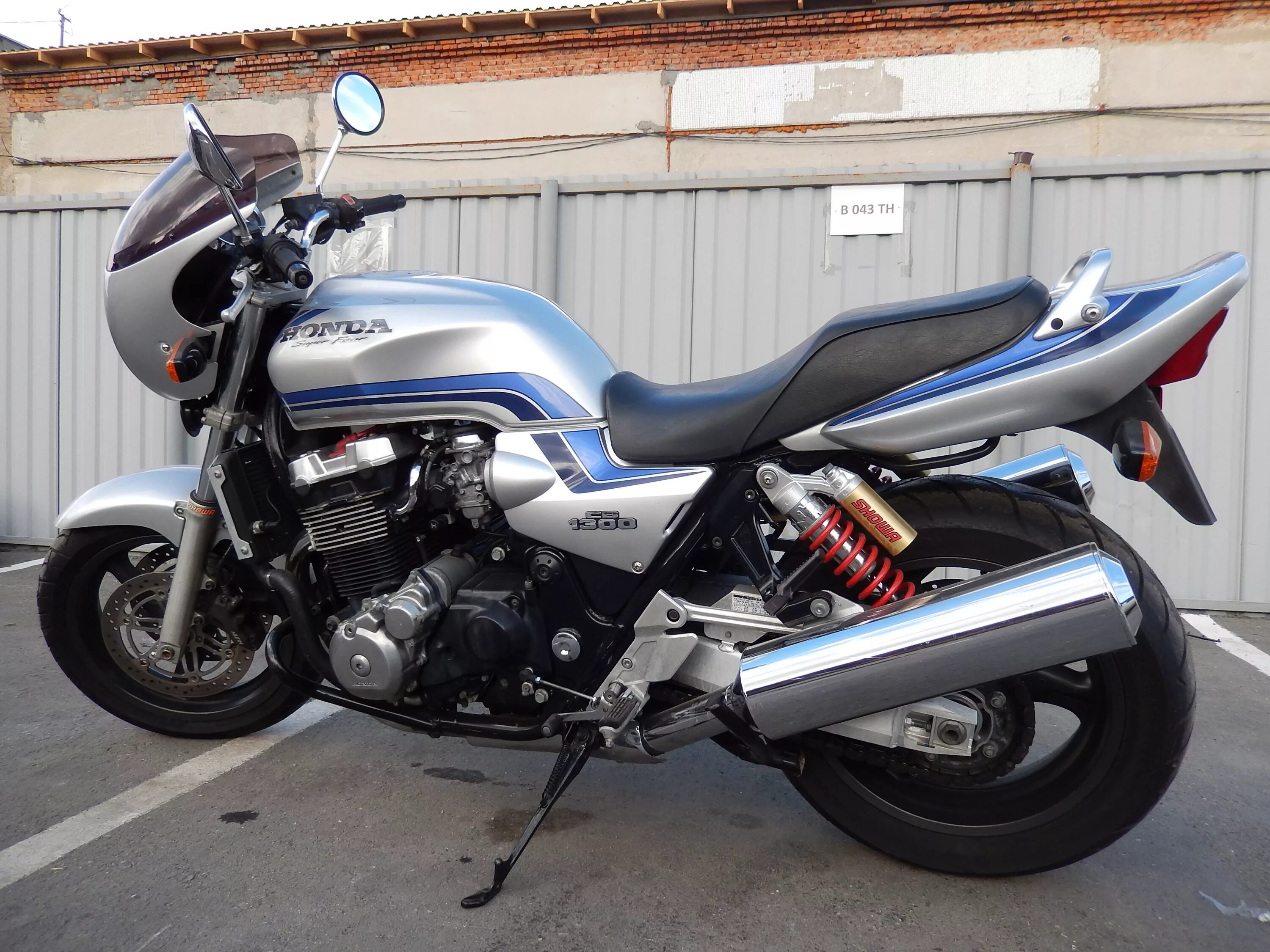 Мотоцикл 1300 кубов. Honda st1300 pan european. Мотоцикл 1300 кубов. Ямаха мотоцикл дорожный 1300 кубов. Хонда 1300 кубов vtz.