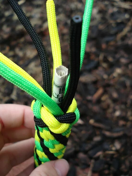 Вязание паракорда. Узел keychain paracord. браслет из паракорда. вязка паракорда. поделки из паракорда.