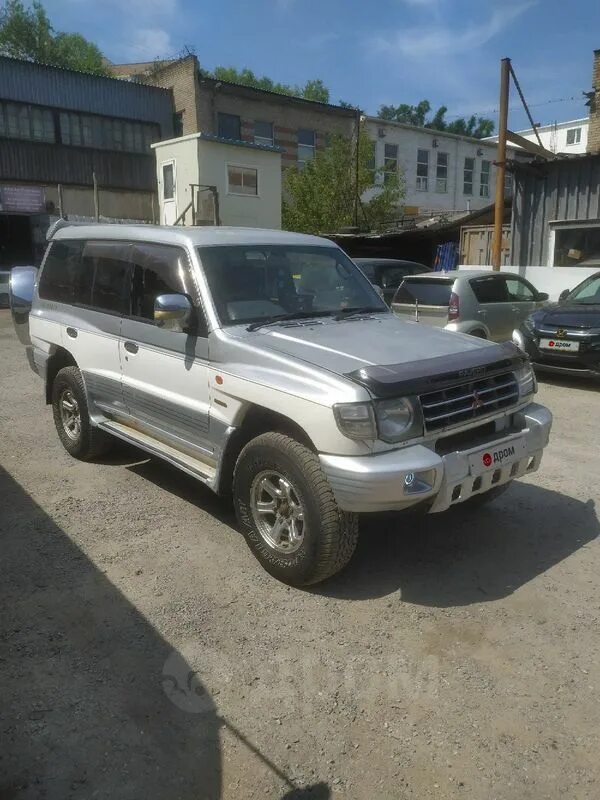 Pajero 98 год. Митсубиси паджеро 98 года. Митсубиси паджеро 1998г. Митсубиси паджеро 98 года. Мицубиси паджеро 1998.