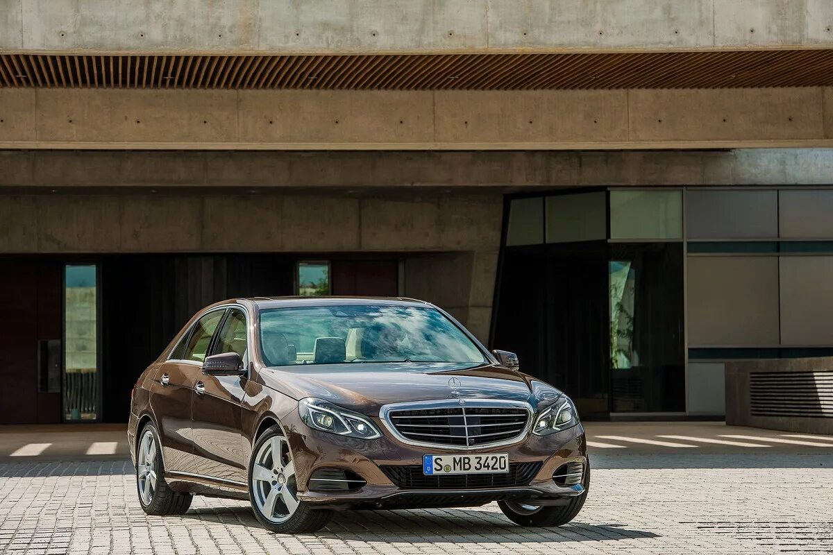 Мерседес е тесты. Мерседес бенц e300. mercedes-benz e-class e 300. мерседес e300 2013. mercedes benz e300 2014.