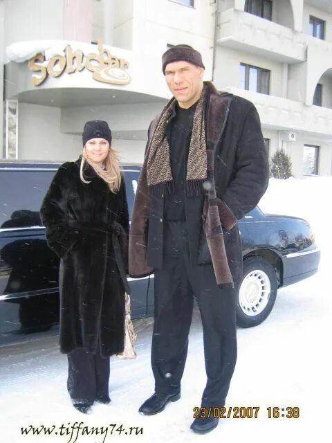 Валуева и его жена. Жена валуева.