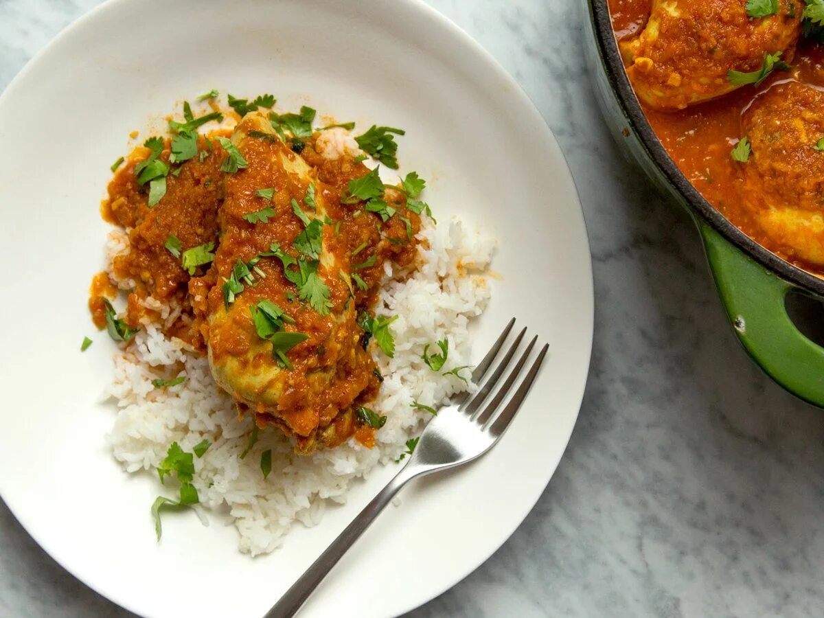 Чикен карри блюдо. Куриное карри. Dhaba Chicken Curry. Маркони Чикен карри. Съемки чикен карри