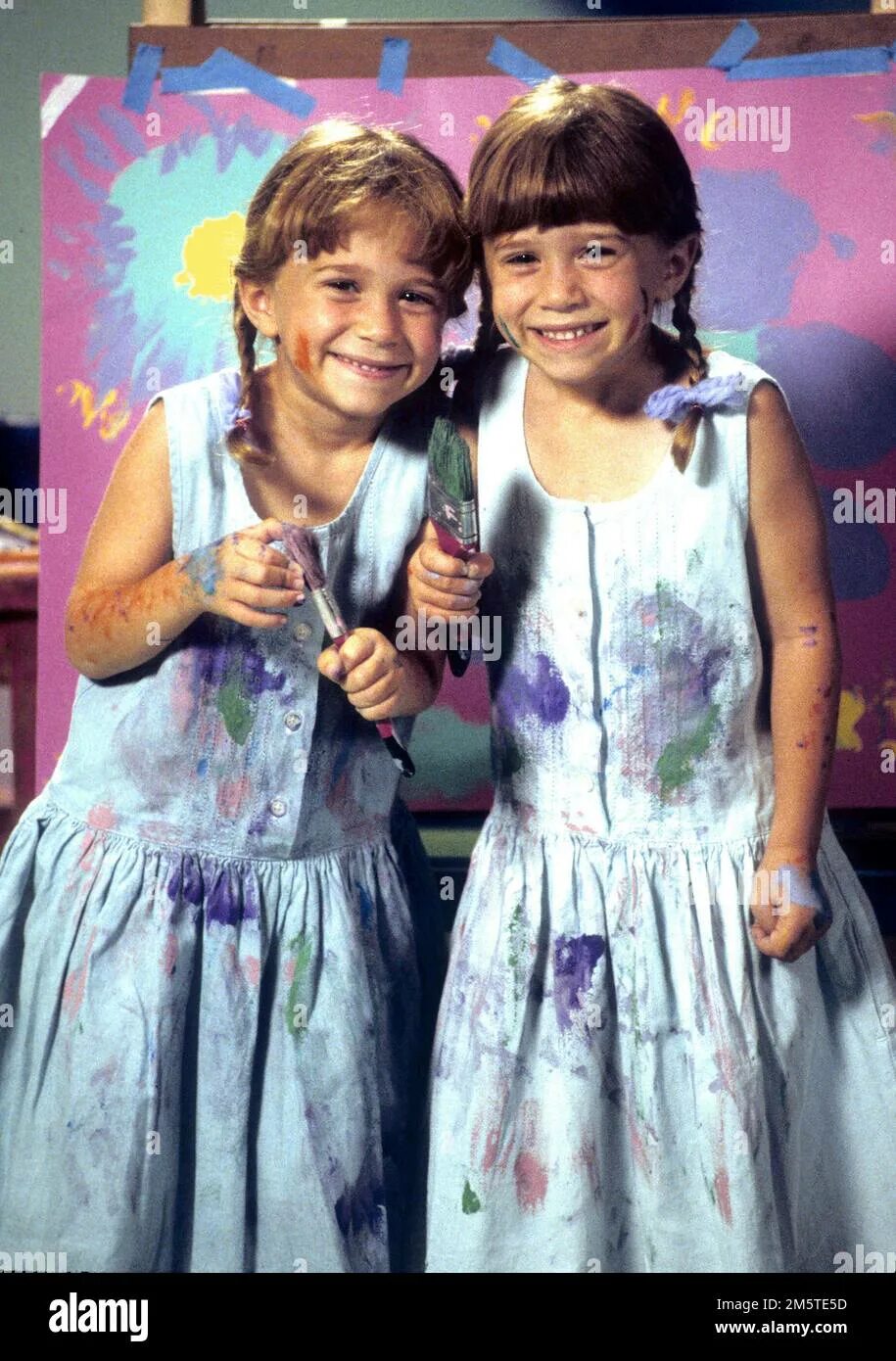 We re twins. Сестры олсен в детстве. famous twins.