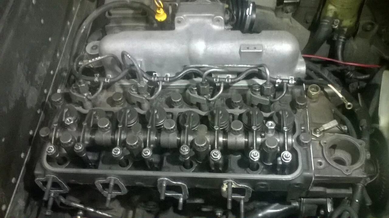 Мазда Титан двигатель SL 3.5 регулировка клапанов. Регулировка клапанов Мазда Титан SL 3.5. Зазоры клапанов Мазда Титан SL. ГБЦ Мазда Титан SL. Mazda sl