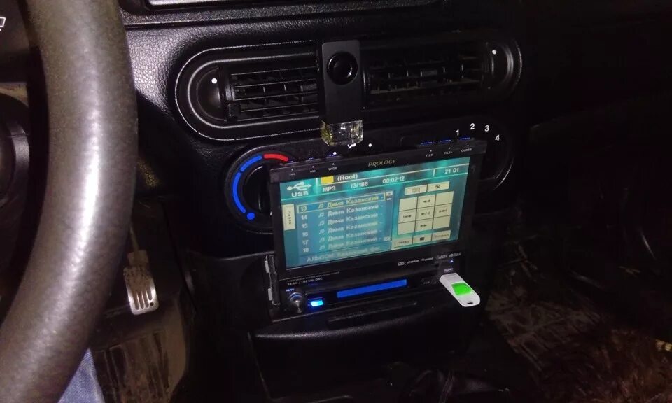 Магнитола шевроле вива. 2 din магнитола в шевроле нива. Chevrolet niva автомагнитола. Панель 2дин шевроле нива. Магнитола в ниву шевроле.