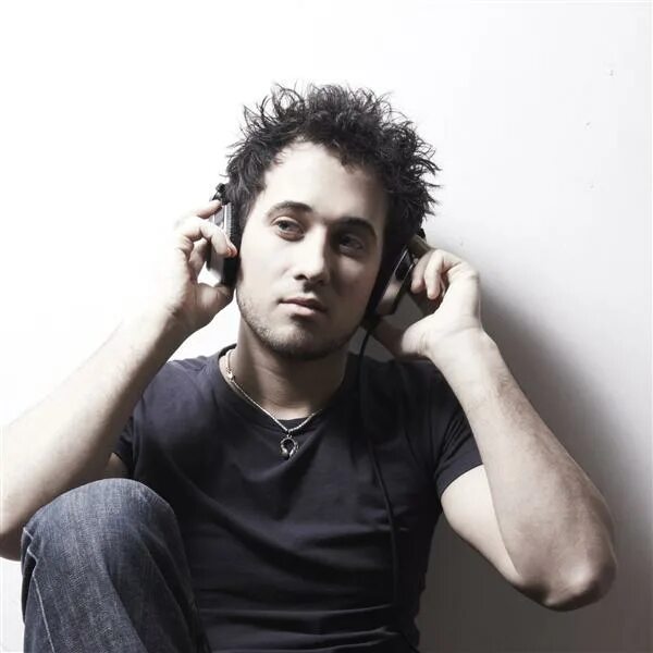 На дороге фильм кристен стюарт. Alex on the spot. Alex on the spot. Мадагаскар 2 лев макунга. Alex on the spot.