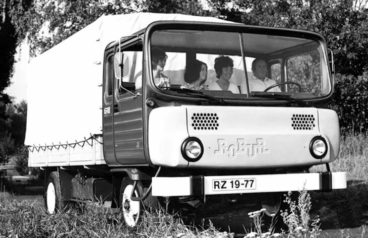 Грузовик производства гдр 5 букв. Robur гдр грузовик. robur ld 2500. грузовик ифа робур. robur d609.