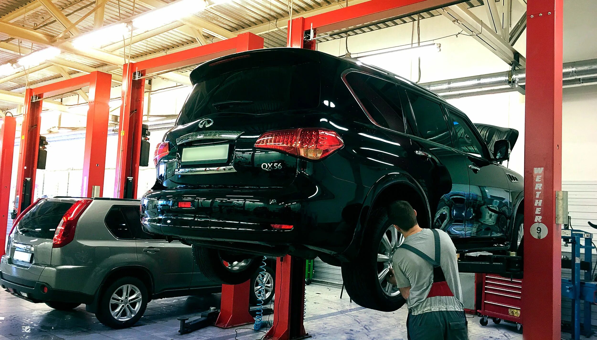 Новое в ремонте автомобилей. Автосервис японских автомобилей. Японский автосервис. Автосервис в Японии. Автосервис Инфинити.