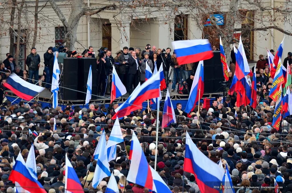 Русские флаги в Севастополе 2014. Референдум в Крыму 2014. Митинг в Севастополе 2014. Севастополь 2014 год события