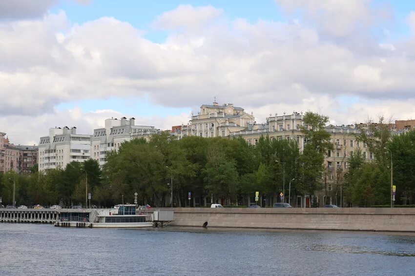 File:Moscow, Krasnokholmskaya Nab 11C1 Sep 2010 02.JPG - Wikimedia Commons
