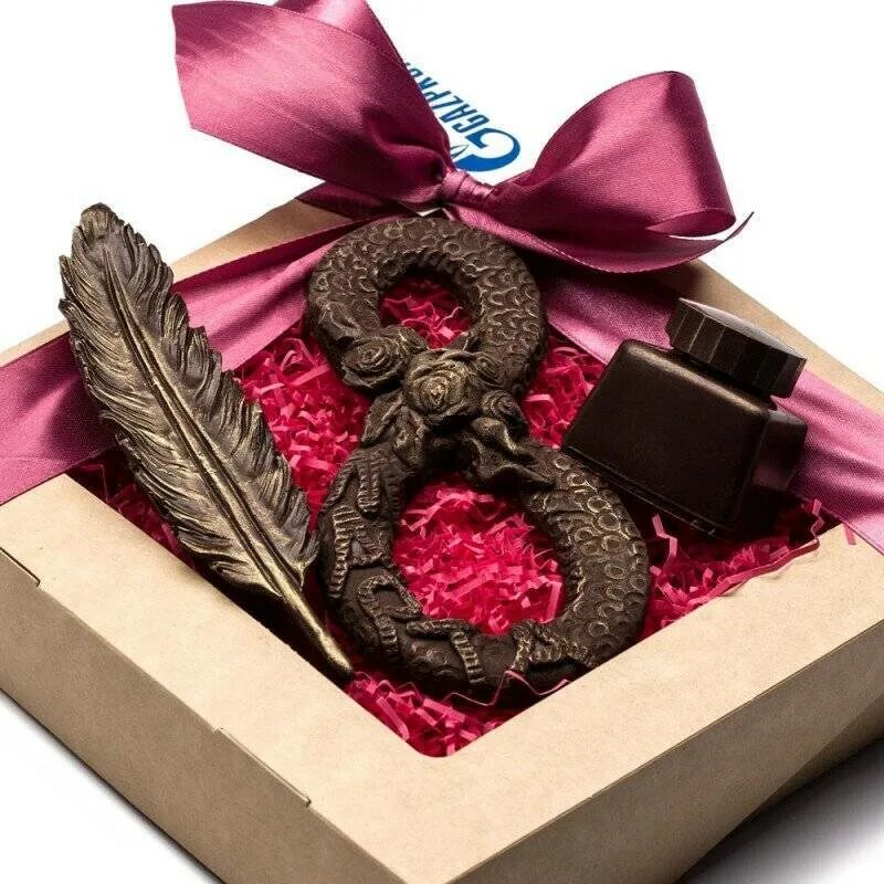 Необычный подарок женщине. Подарок на 8 марта. Подарок на 8 марта. Что можно подарить женщинам на 8. Сладости в коробке.