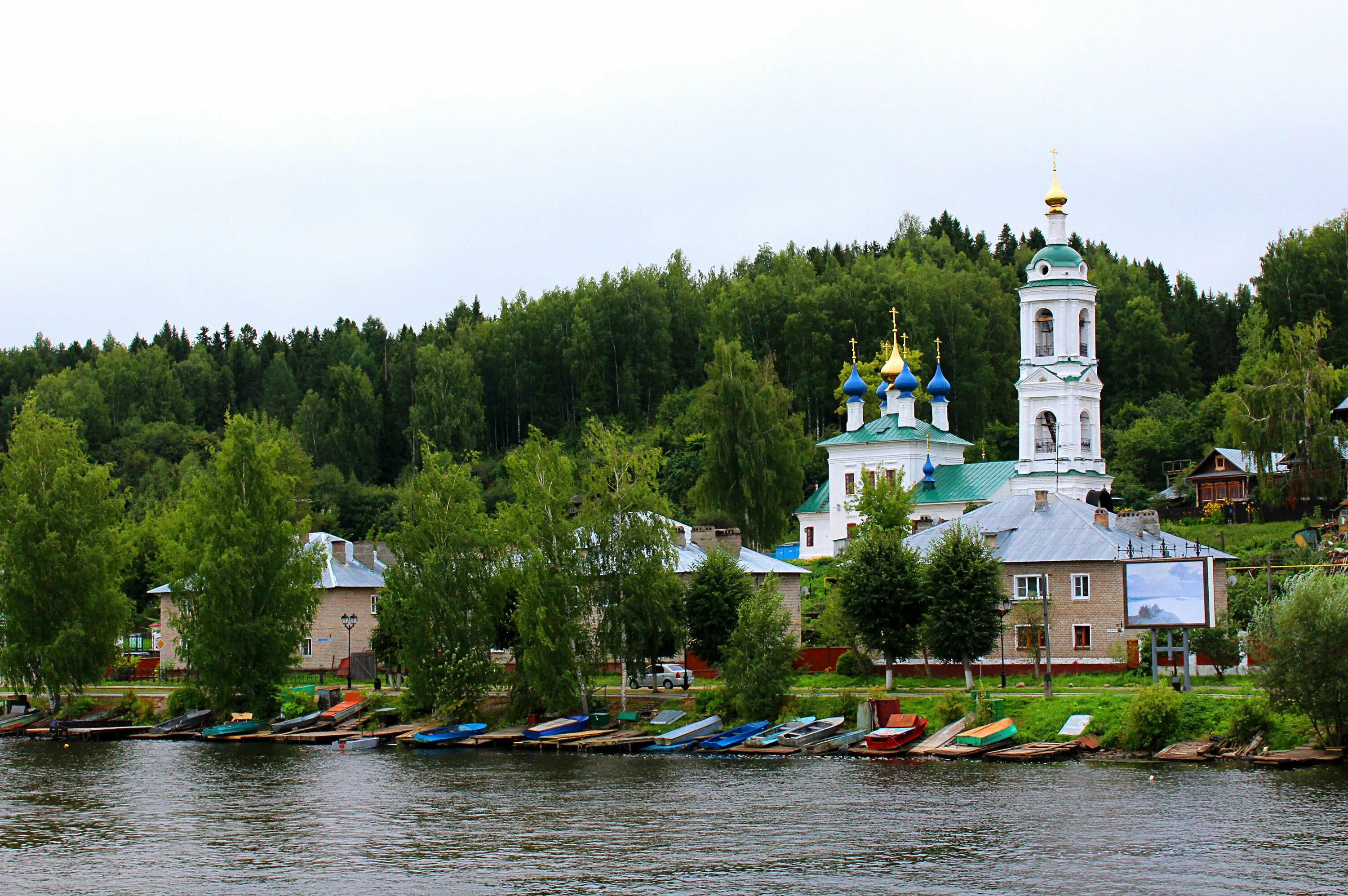 Плес глубокий. Плёс на волге город. городок плес на волге. город плес ивановской области. волга волга плес.