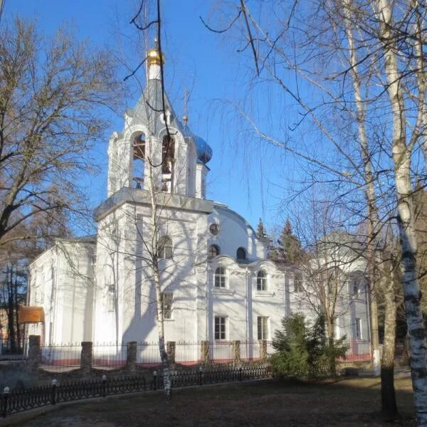 Храм успения на эльмаше хор. Храм успения эльмаш. Храм успения пресвятой богородицы екатеринбург эльмаш. Храм успения на эльмаше. Храм успения эльмаш.