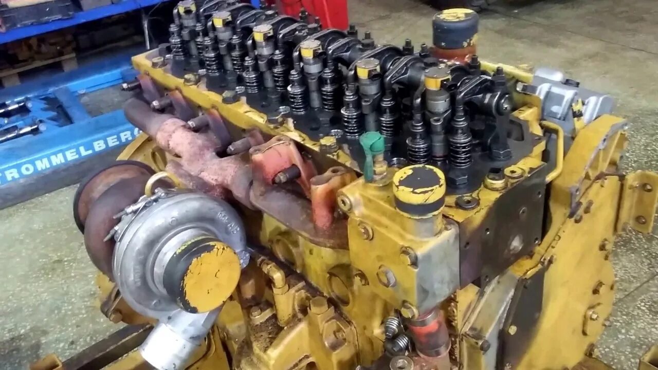 Cat c 6.4. Двс c9 caterpillar. клапан головка caterpillar cat c9. двигатель с6 катерпиллер клапана. головка двигателя с9 сат 330.