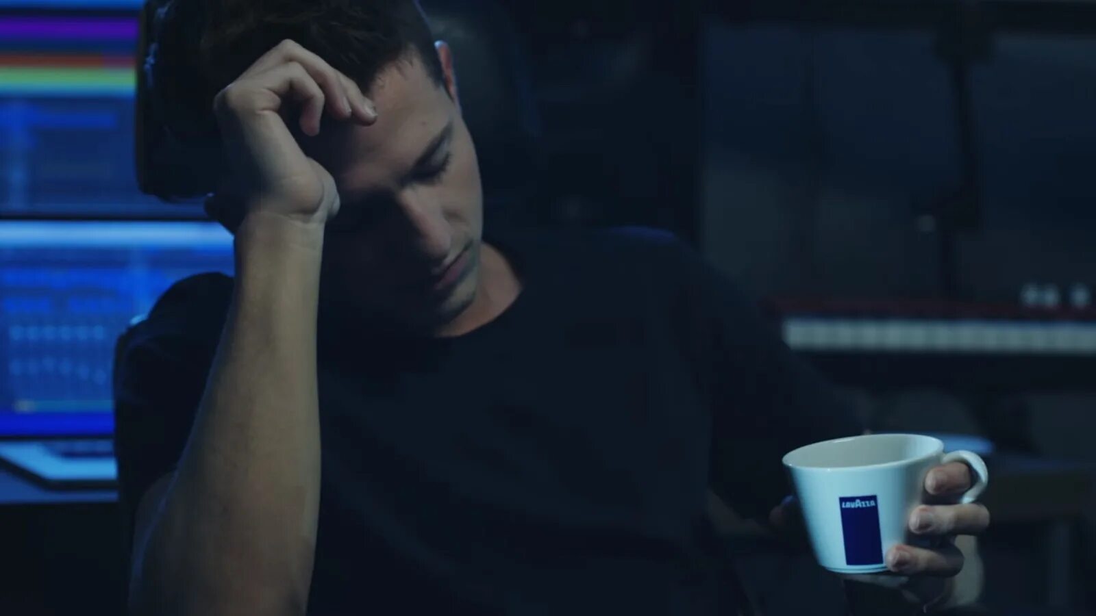 Charlie puth attention. Чарли пут аттеншн. чарли пас attention. чарли пут внимание. charlie puth attention girl.