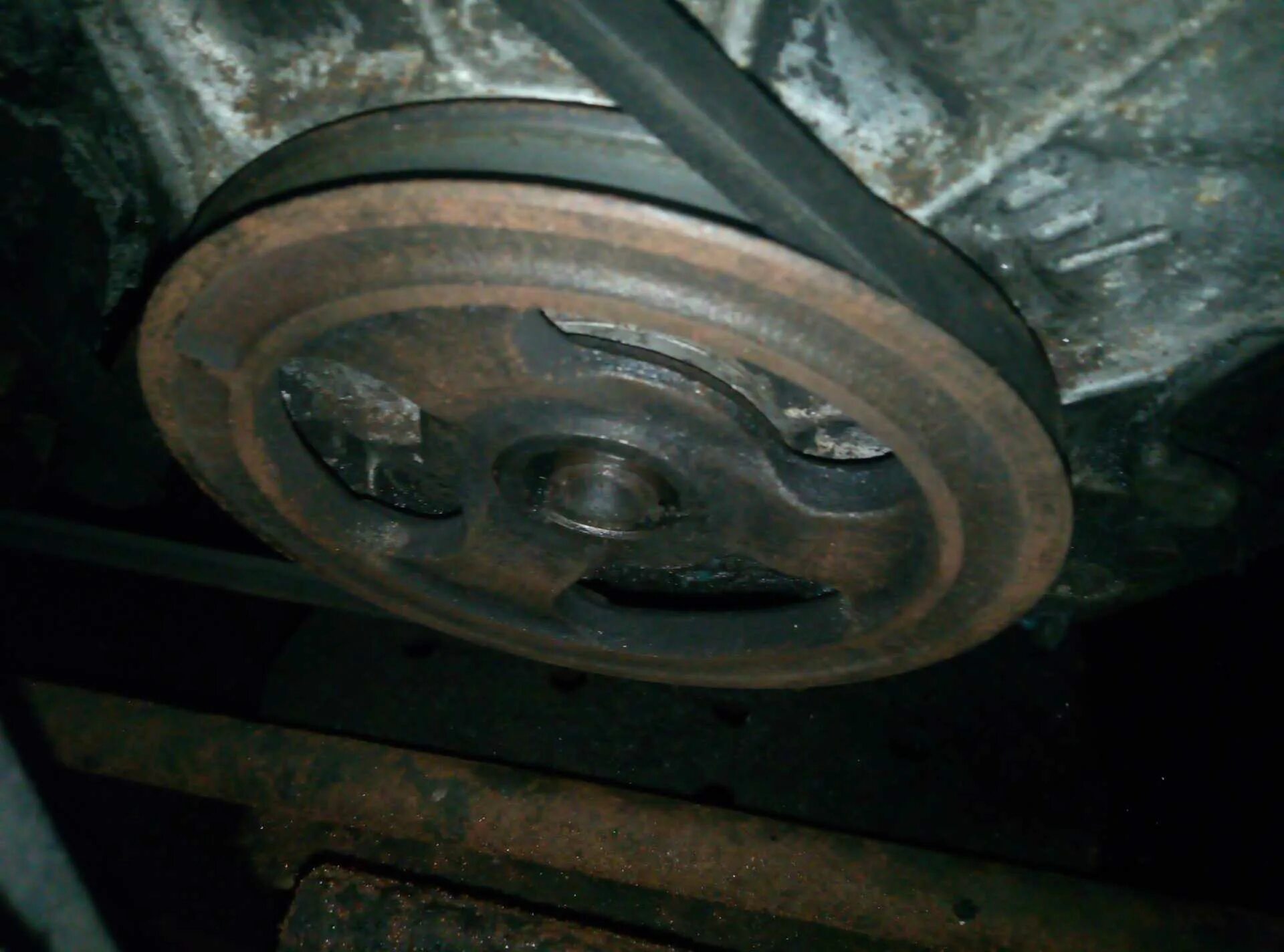 0 сириус. Шкив коленвала 4g15. Болт шкива коленвала ваз 2112. Почему шкив. Шкив коленвала ваз 2114.