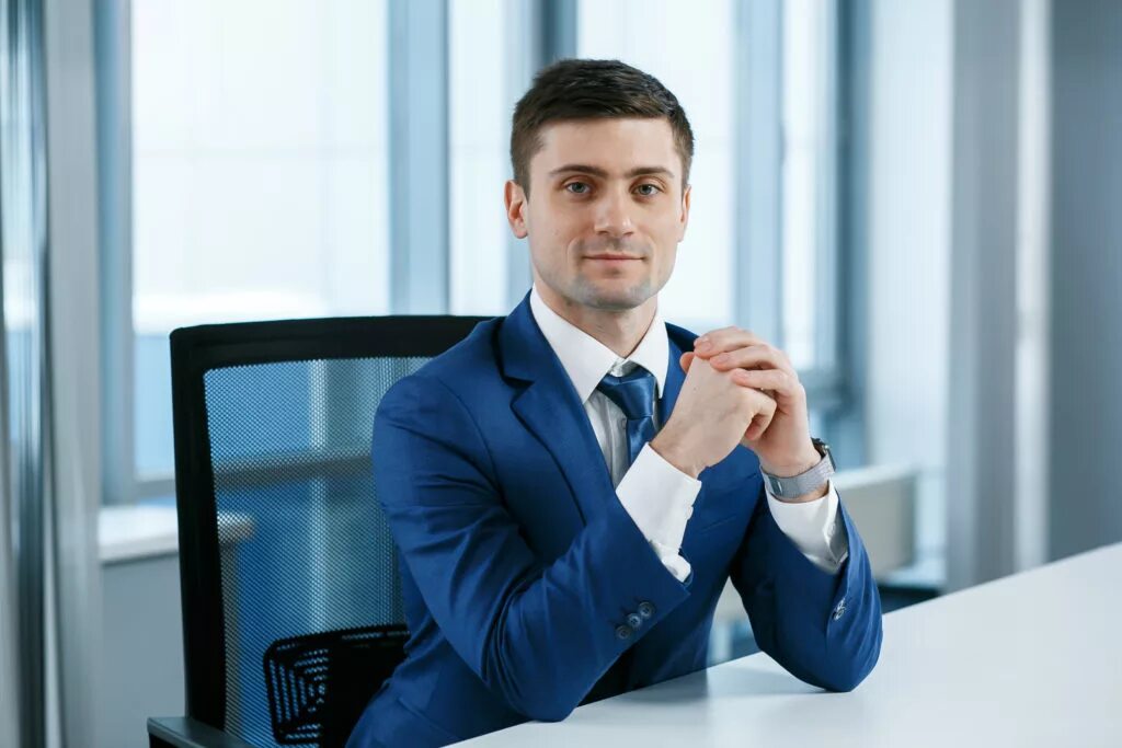 Управляющий лидер групп. Трудовой коллектив. Лидер в коллективе. Управляющий лидер групп. Управляющий лидер групп.