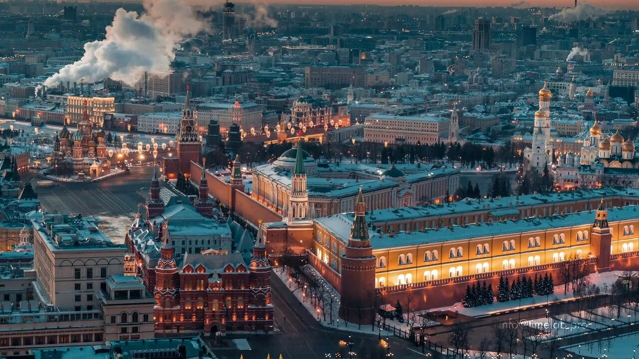 В любое время года москва. Москва дождь кремль. В любое время года москва. Москва река зимой. В любое время года москва.