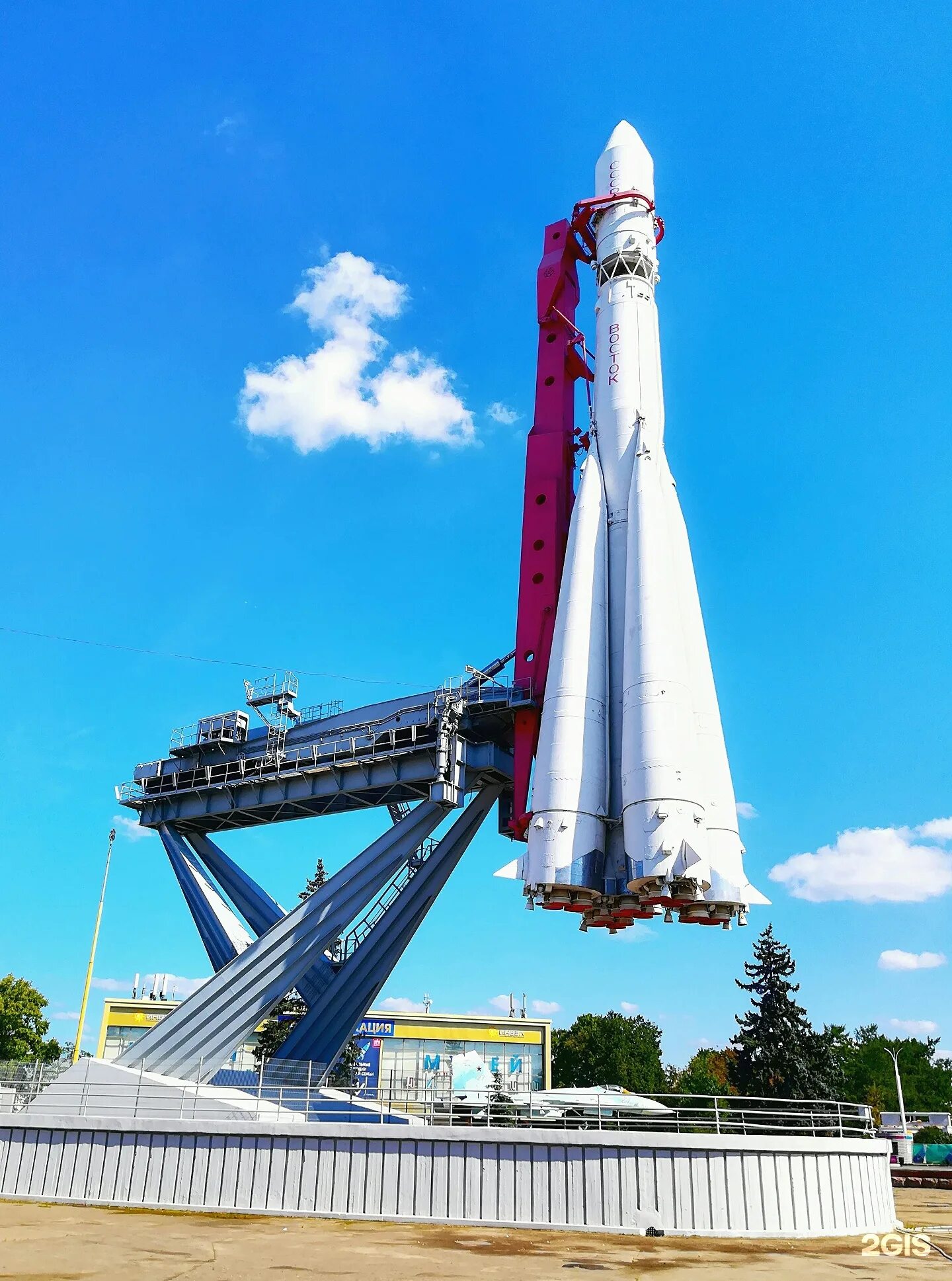 Космический корабль Гагарина Восток 1. Ракета-носитель Восток на ВДНХ. Ракета Юрия Гагарина Восток-1. Восток 1 ВДНХ. Фото ракеты гагарина