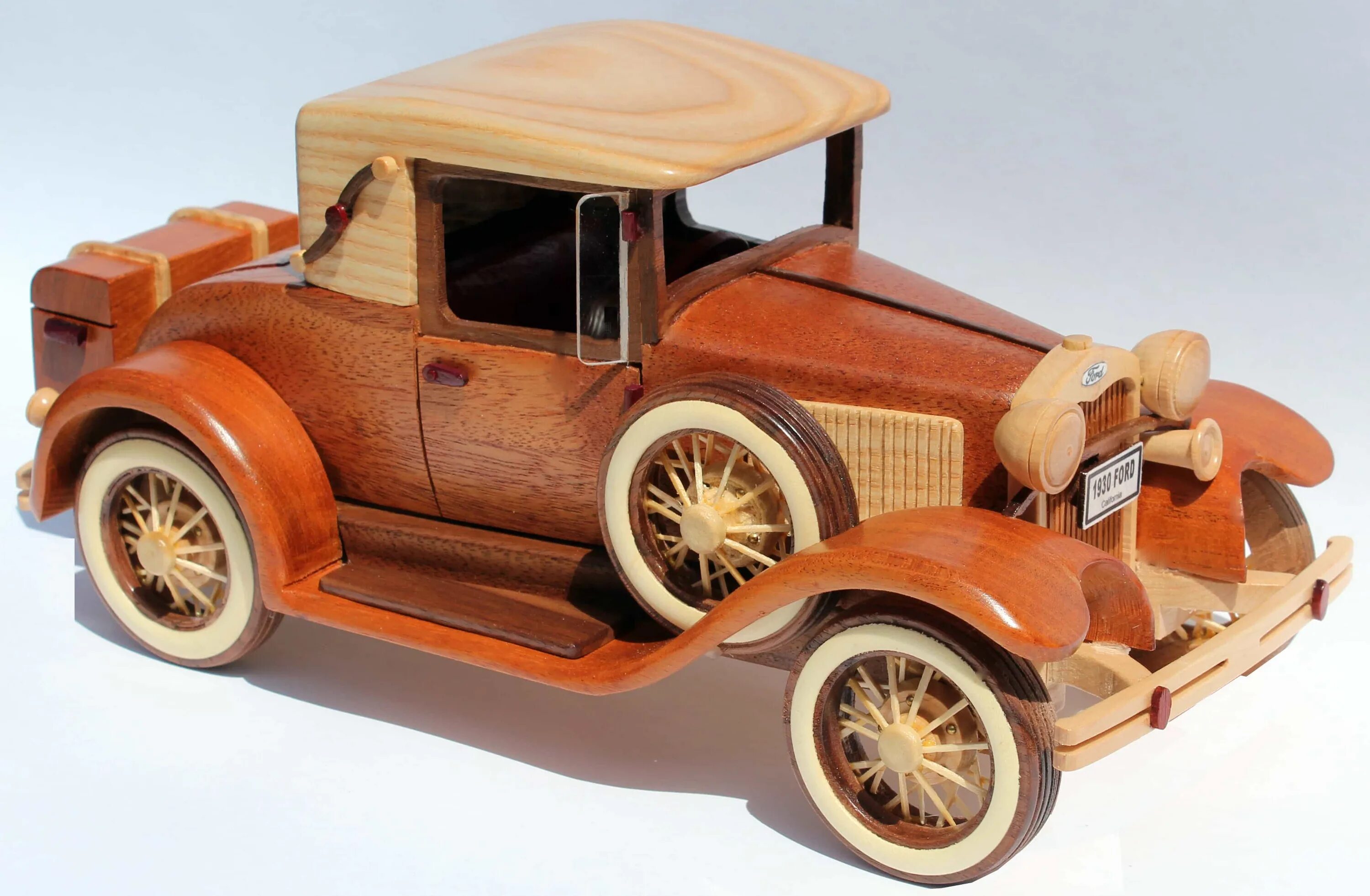 Ford models 2023. Деревянный автомобиль. Модели автомобилей из дерева. Автомобиль игрушка из дерева.