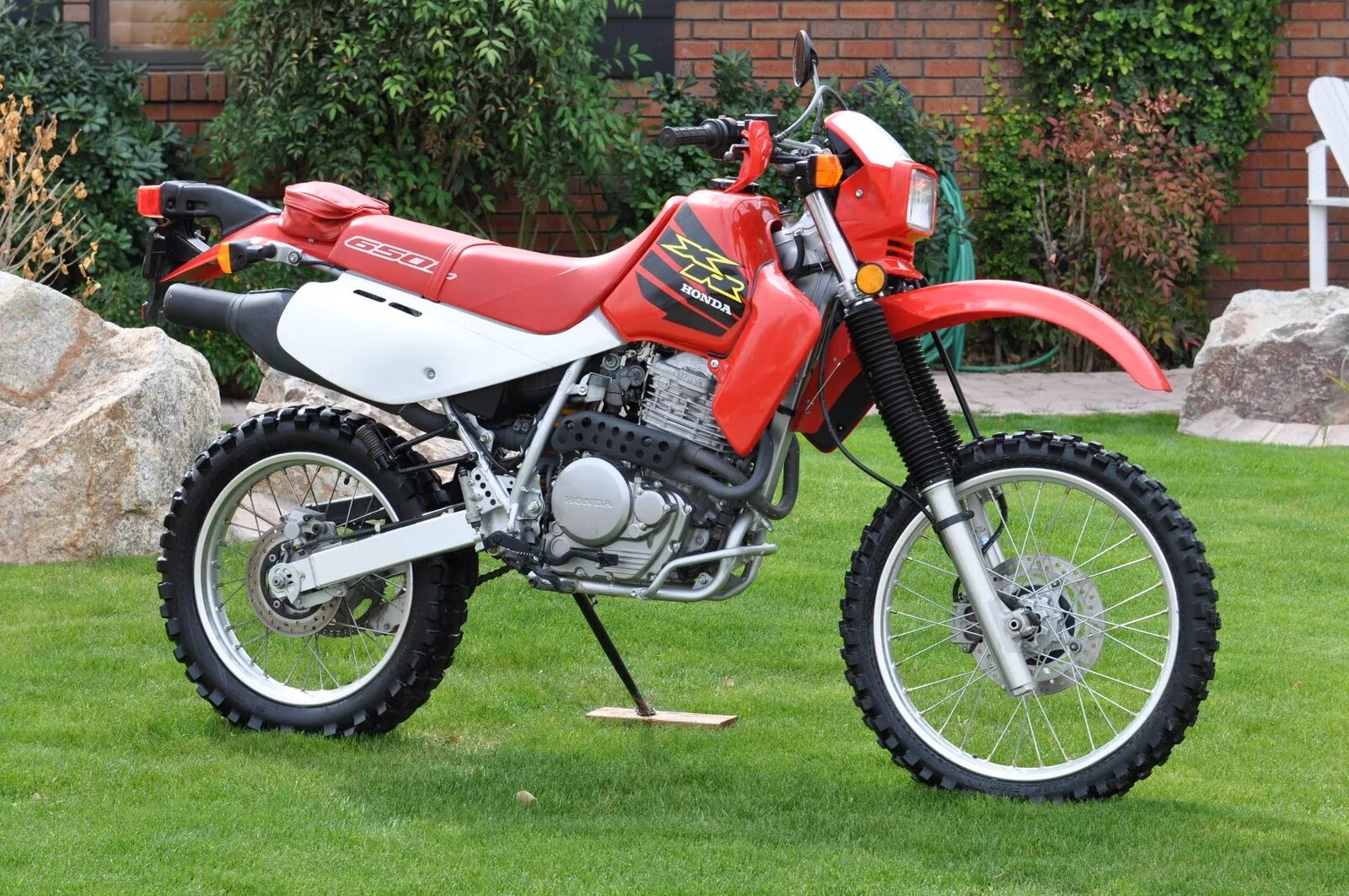 Эндуро honda xr650r. Xr 650. Honda xr650r белый. Xr 650. Хонда эндуро xr 650.