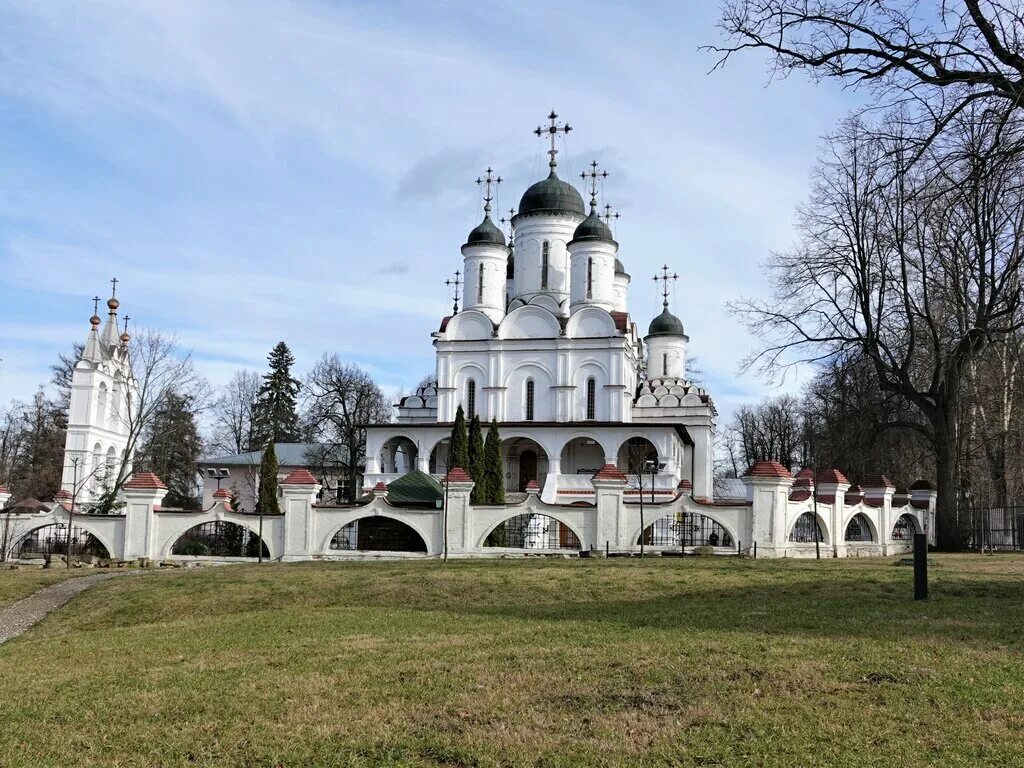 Спасо-Преображенский храм большие Вяземы. Церковь Спаса Преображения в больших Вяземах. Усадьба Вяземы. Церковь Преображения в селе Вязёмы.