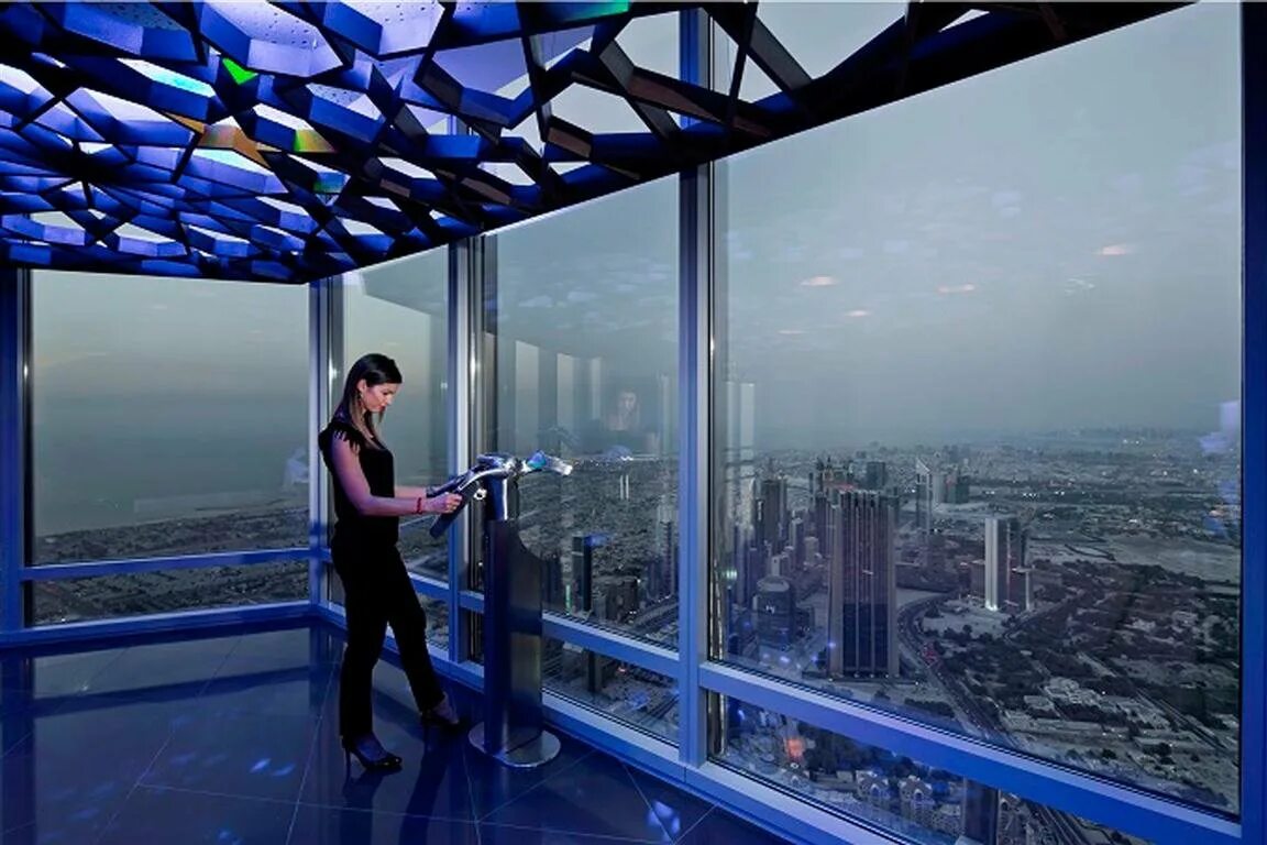 Бурш Халиф 148 этаж. Бурдж Халифа стеклянный пол. Бурдж Халифа лифт. Burj khalifa смотровая площадка.