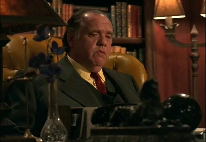 ниро вульф мори чайкин. ниро вульф и арчи. ниро вульф и арчи. ниро вульф мори чайкин. вульф сериал.