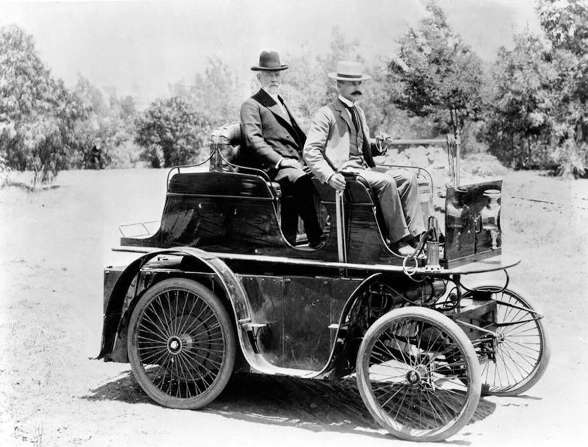 Первый автомобиль внутреннего сгорания. Мерседес 1897. Мерседес 1897 года.