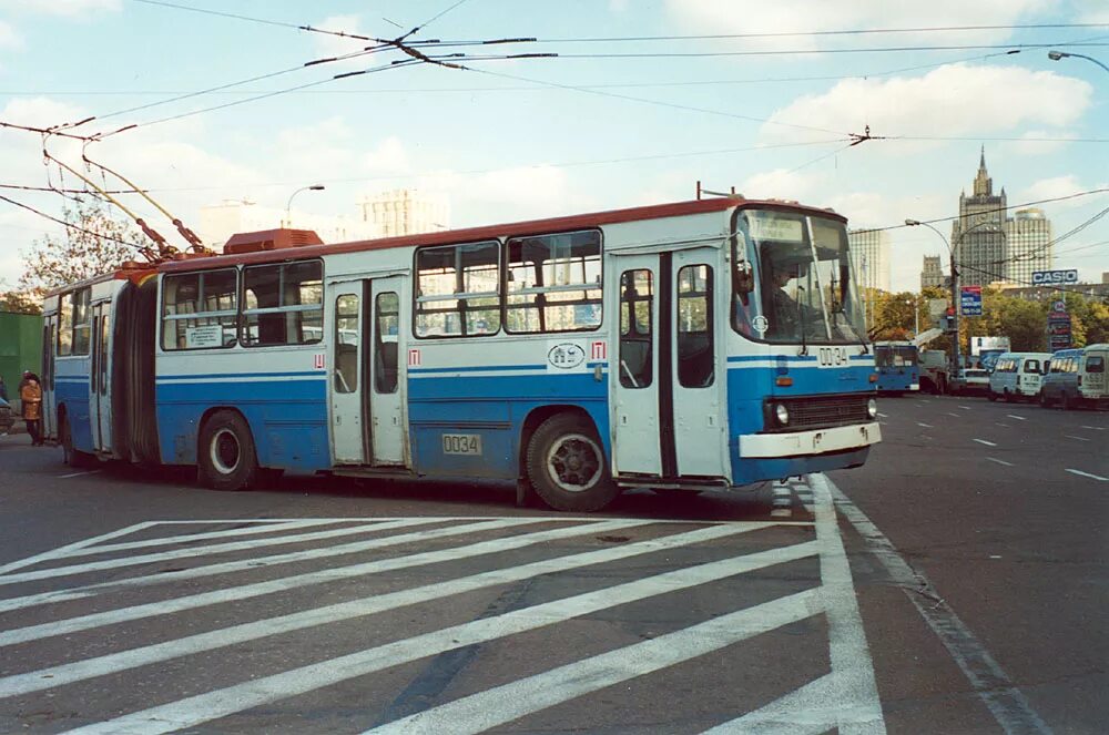 1990 списали. СВАРЗ-Икарус троллейбус. Икарус СВАРЗ 280. Троллейбус СВАРЗ Икарус в Москве. Троллейбус Икарус 260т.