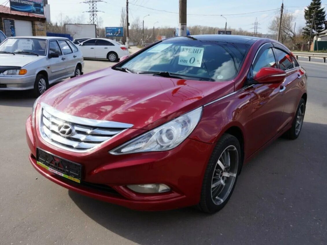 Хендай Соната красная. Hyundai Sonata 2010 года. Хендай Соната 2010 красная. Красная Хендай Соната красная. Купить сонату с пробегом на авито