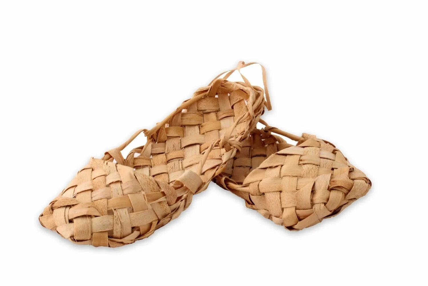 Лапти на белом фоне. Соломенные лапти. Лапти фон. Лапти на белом фоне. Лапти фон.