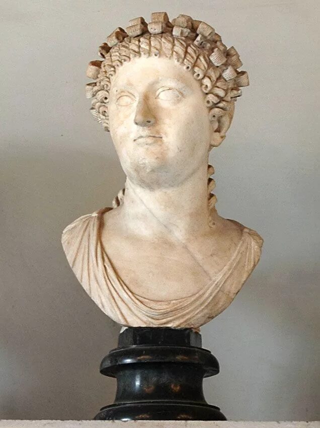 Мессалина древний рим. Древний Рим Мессалина. Мессалина Римская. Мессалина статуя. Мессалина портрет.